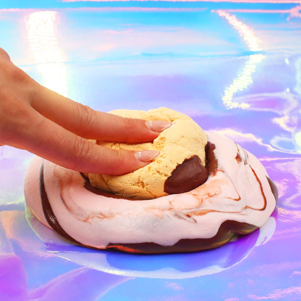 Stranger Things Dusty Bun Suzie Poo Chocolate DIY Clay Slime Fantasies Shop Unboxed Hand